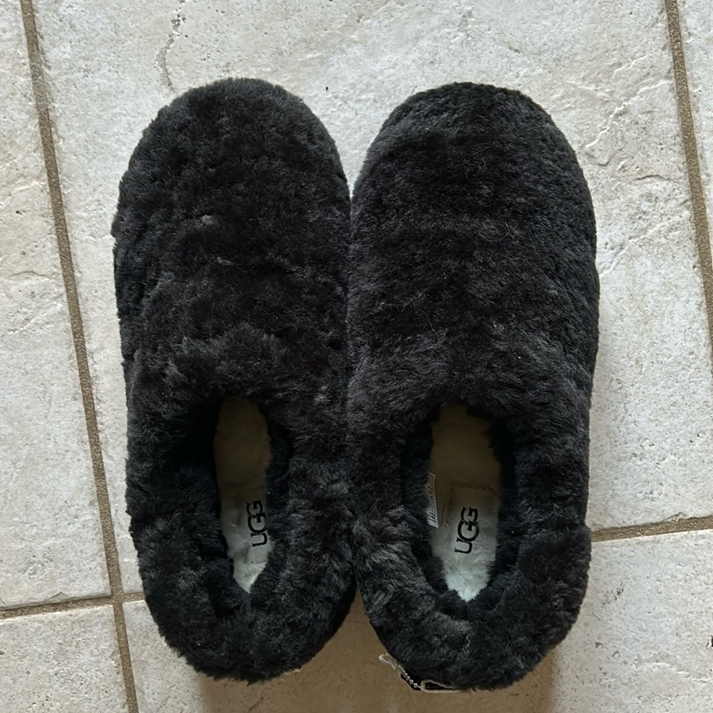 UGG Black Fluffy Slippers